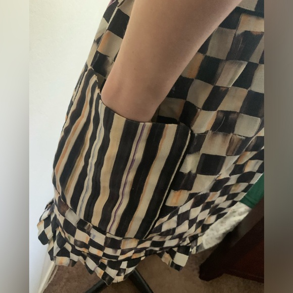 McKenzie Child’s Courtly Check Bistro Apron - Picture 3 of 6